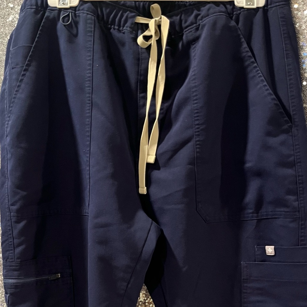 Figs Straight Leg Scrub Pants in Navy with Cream Drawstring - Picture 3 of 5